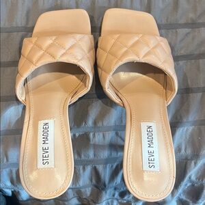 Steve Madden Tan size 6